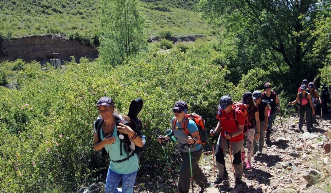 Del kilimanjaro al Aconcagua: la historia de un grupo de mujeres que no tiene techo